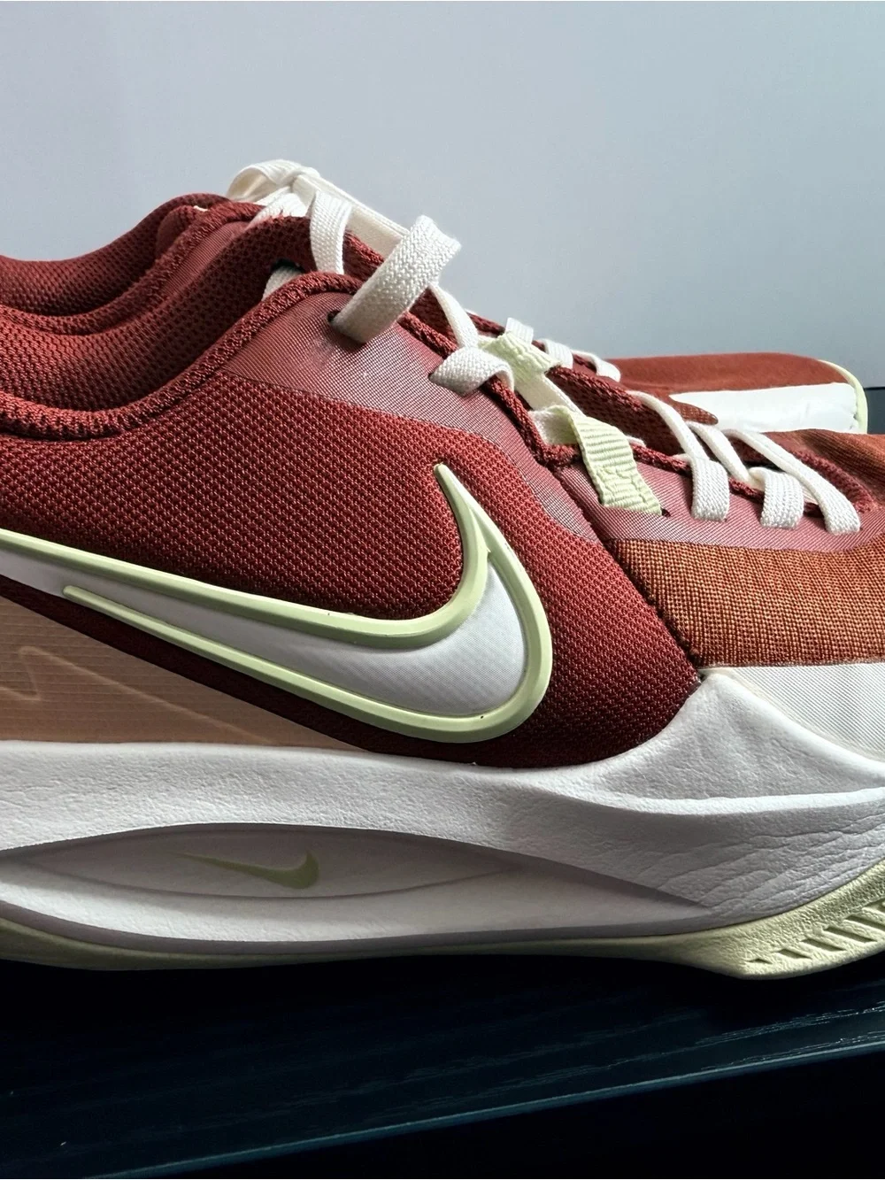 Nike Women's Athletic Shoes - Rust and Cream